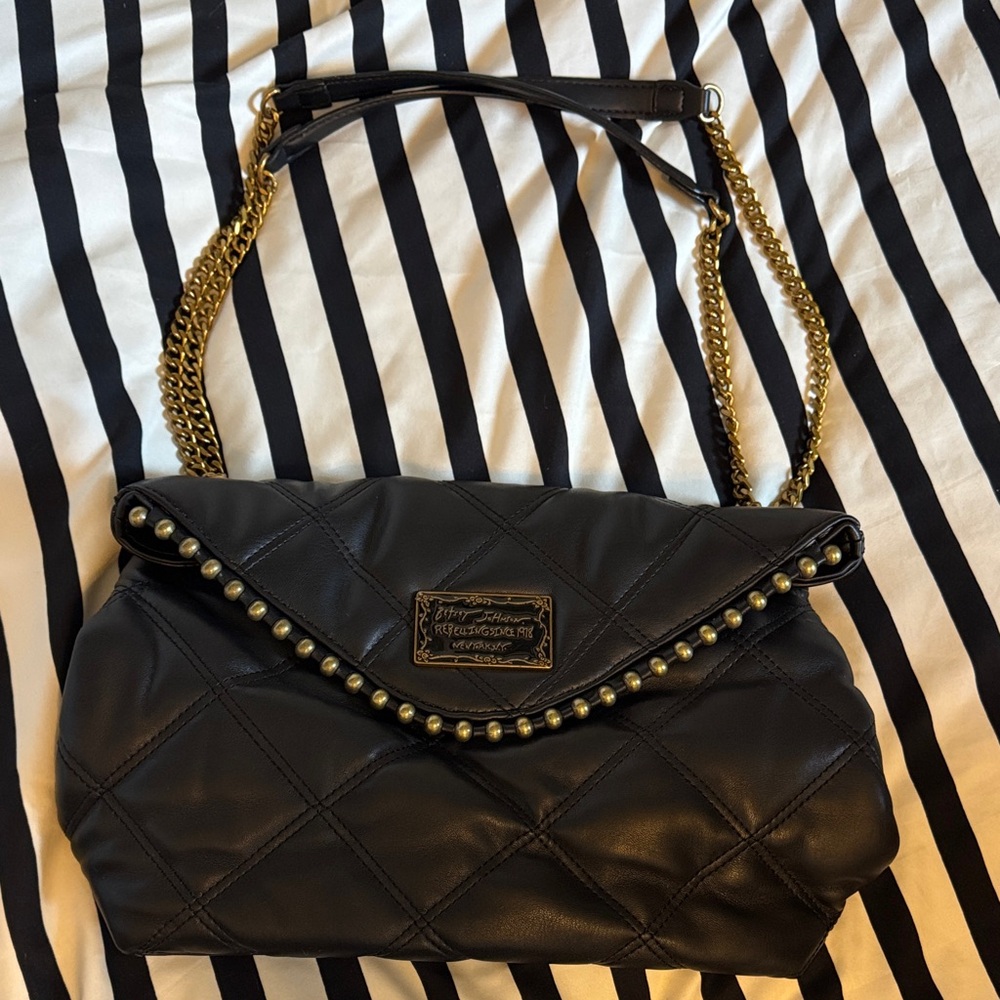NWT BETSEY JOHNSON Black Quilted Shoulder Bag with Gold Chain